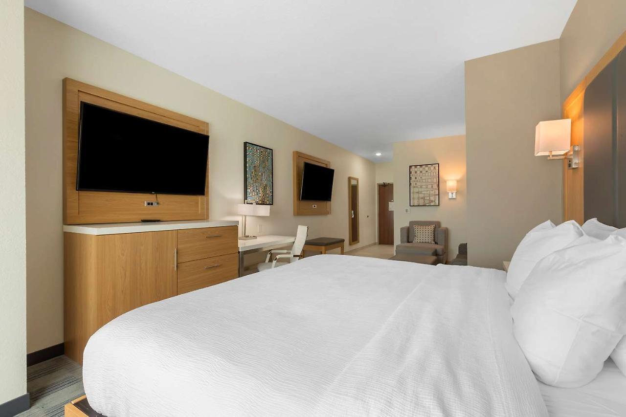 La Quinta Inn & Suites By Wyndham Coralville Iowa City Buitenkant foto